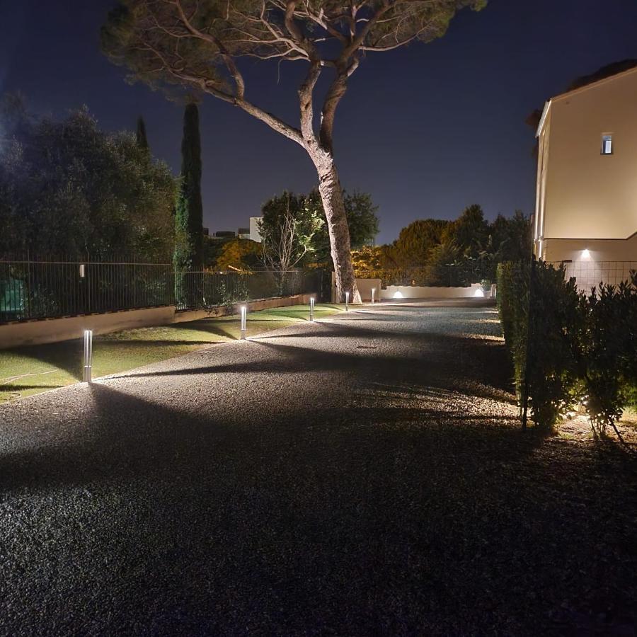 La Villa Apartments - Convenient For Sardinia And Corsica - 4 Beds - Private Parking Included With Camera Livorno Exterior foto