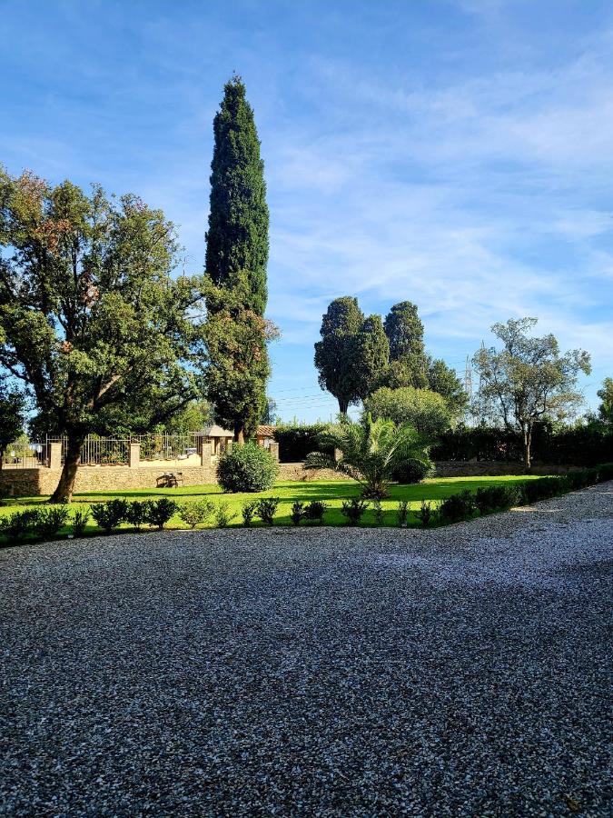 La Villa Apartments - Convenient For Sardinia And Corsica - 4 Beds - Private Parking Included With Camera Livorno Exterior foto