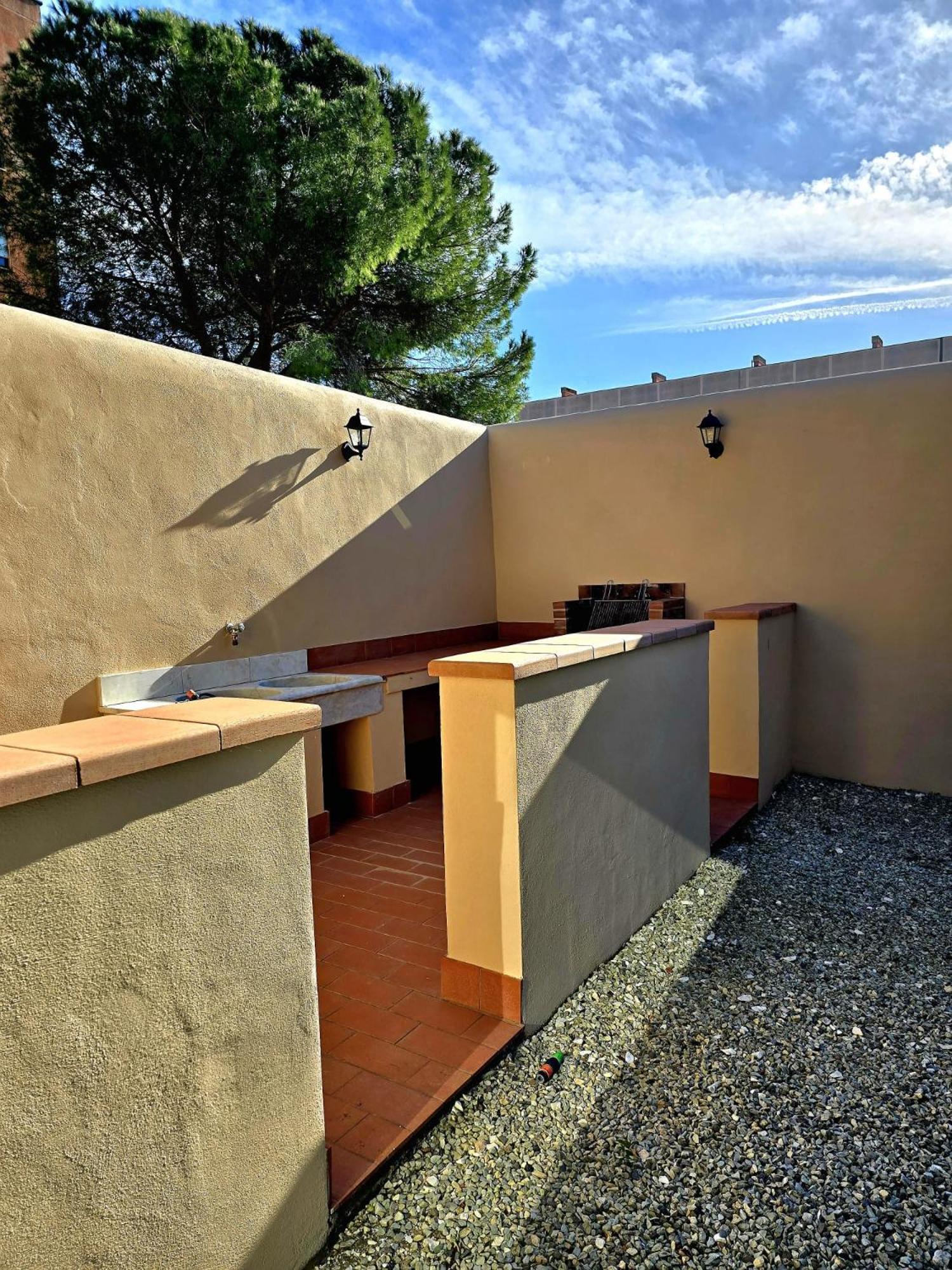 La Villa Apartments - Convenient For Sardinia And Corsica - 4 Beds - Private Parking Included With Camera Livorno Exterior foto