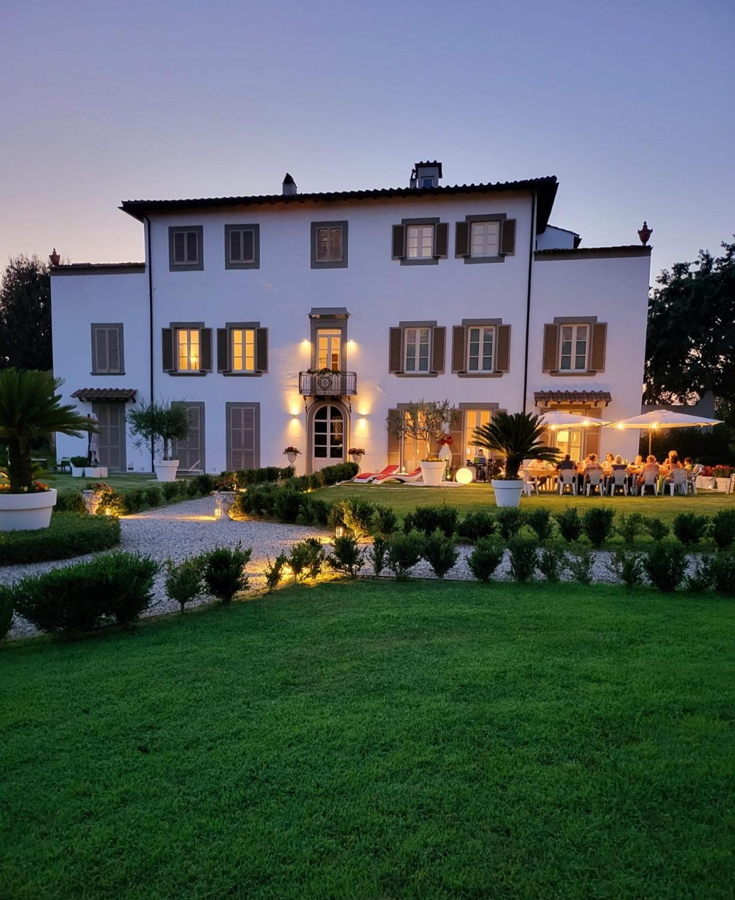 La Villa Apartments - Convenient For Sardinia And Corsica - 4 Beds - Private Parking Included With Camera Livorno Exterior foto